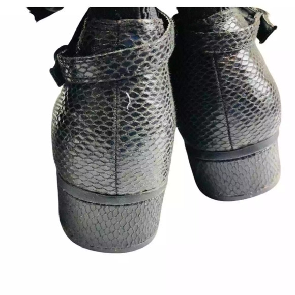 Cato Womens Snake Embossed Knee High Boots Zip Stretch Black Faux Suede Size 10 - Picture 7 of 9